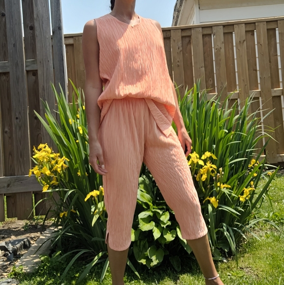 🤩 Vintage peachy orange pant and tank set! - Picture 3 of 8